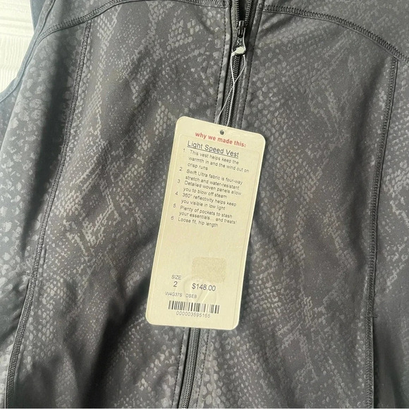 Lululemon Light Speed Reflective Vest Size 2 in Desert Snake Embossed Black NWT - Picture 5 of 12